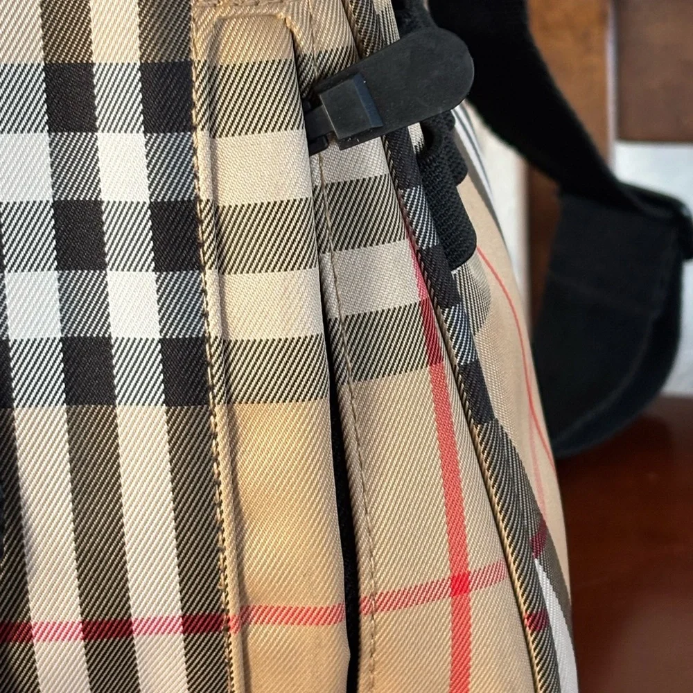 Authentic Burberry Nova Check Golf Backpack -‎ EUC